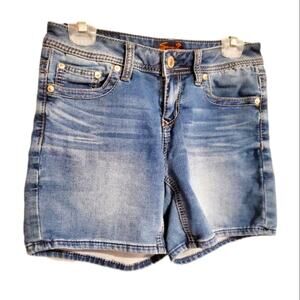 SEVEN7 woman's distressed jean shorts sz.4